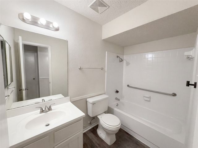 606 Via Corona, Mesquite, TX 75150