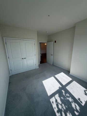 70 Trotter Rd 306, Weymouth, MA 02190