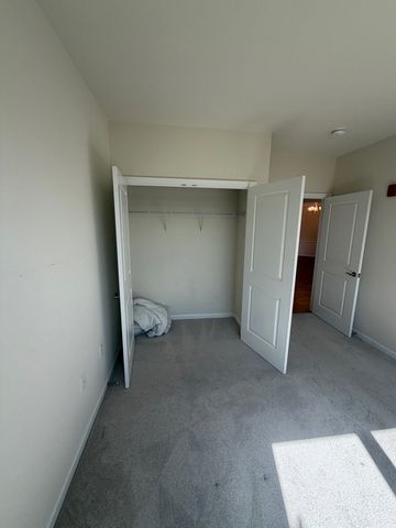 70 Trotter Rd 306, Weymouth, MA 02190