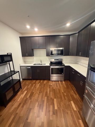 70 Trotter Rd 306, Weymouth, MA 02190