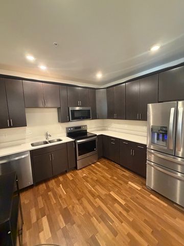 70 Trotter Rd 306, Weymouth, MA 02190