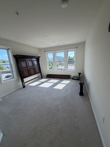 70 Trotter Rd 306, Weymouth, MA 02190