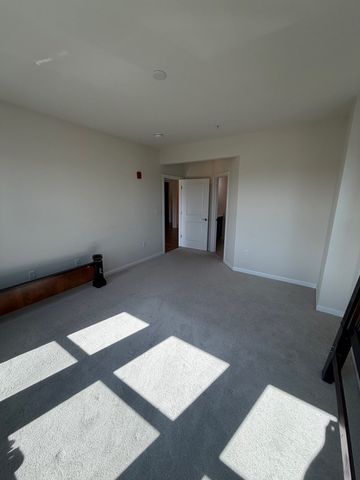 70 Trotter Rd 306, Weymouth, MA 02190