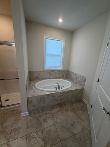 70 Trotter Rd 306, Weymouth, MA 02190