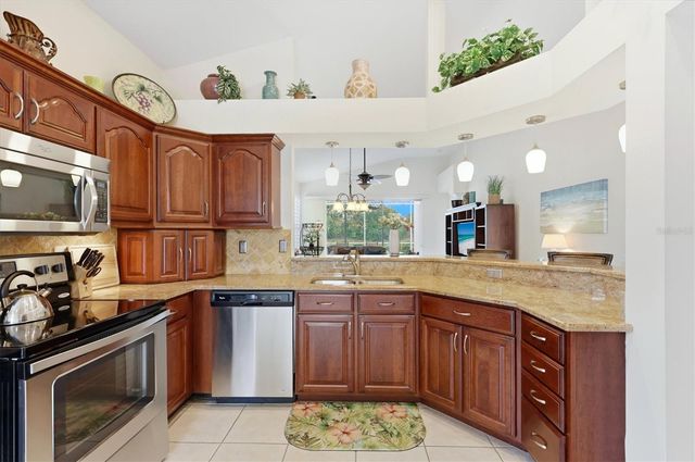 7119 KENSINGTON COURT, University Park, FL 34201