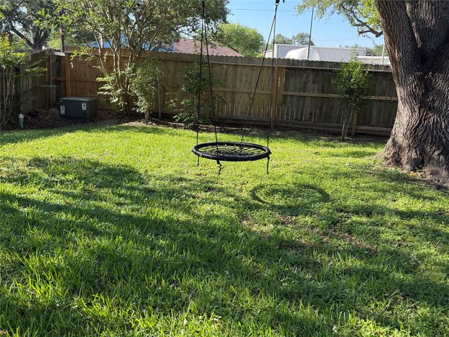 11107 Sageking Drive, Houston, TX 77089