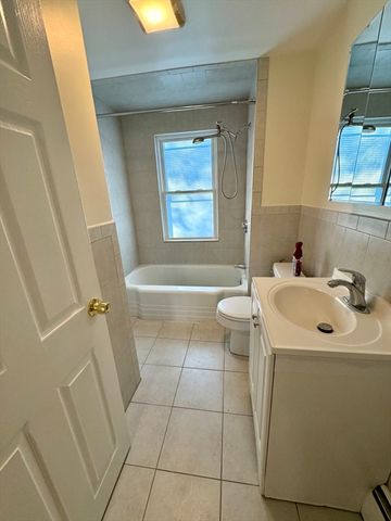 40 Gardner St 1, Boston, MA 02132