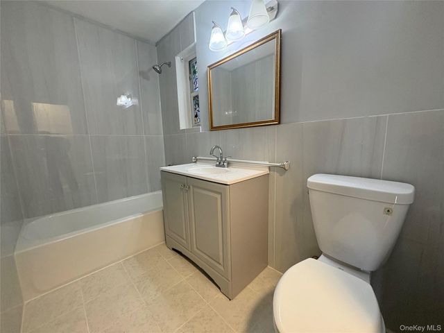 742 E 58th Street Apt 1, Brooklyn, NY 11234