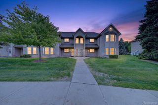 44393 Sunnyside Drive 38, Sterling Heights, MI 48313