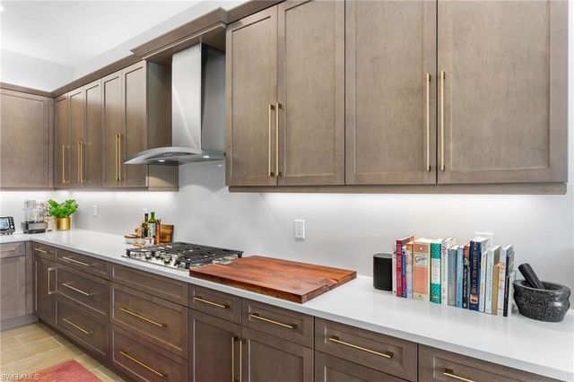 12165 Eucalyptus WAY, Naples, FL 34120