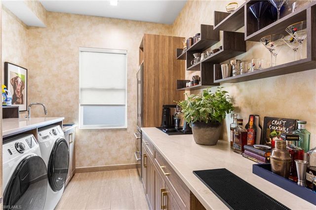 12165 Eucalyptus WAY, Naples, FL 34120