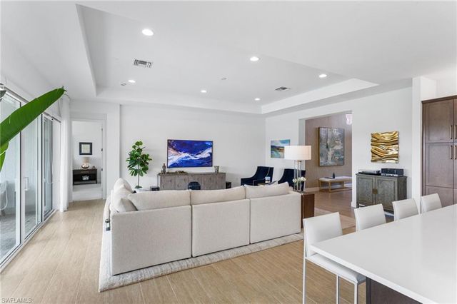 12165 Eucalyptus WAY, Naples, FL 34120