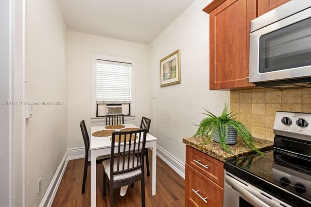 126 Mendoza Ave 5, Coral Gables, FL 33134