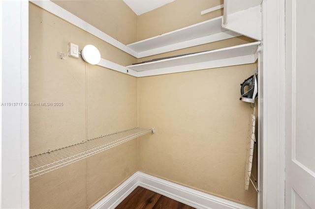 126 Mendoza Ave 5, Coral Gables, FL 33134