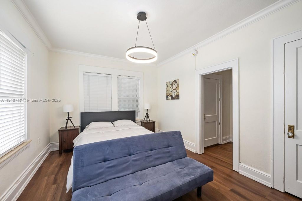 126 Mendoza Ave 5, Coral Gables, FL 33134