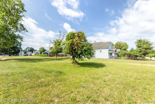 2808 Goulden Street, Port Huron, MI 48060