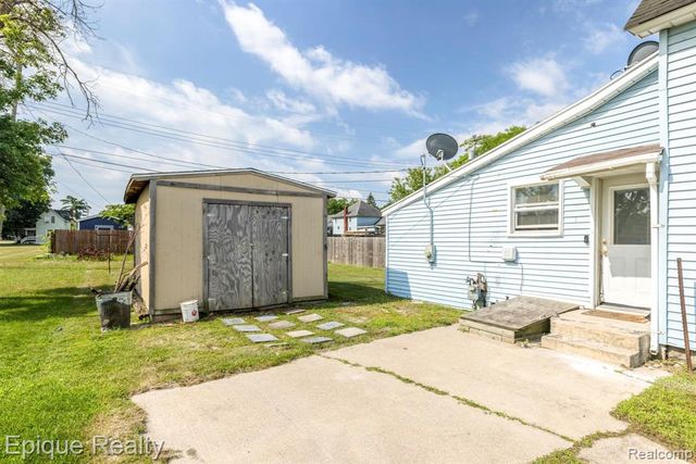 2808 Goulden Street, Port Huron, MI 48060