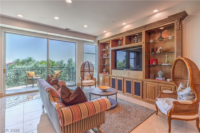 9101 Alta Drive 12, Las Vegas, NV 89145