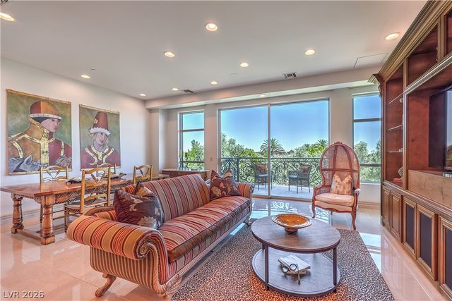 9101 Alta Drive 12, Las Vegas, NV 89145