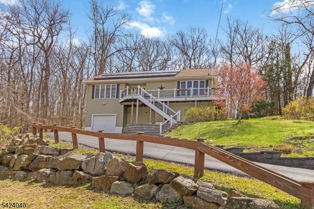 56 Minnisink Rd, Jefferson Twp., NJ 07849