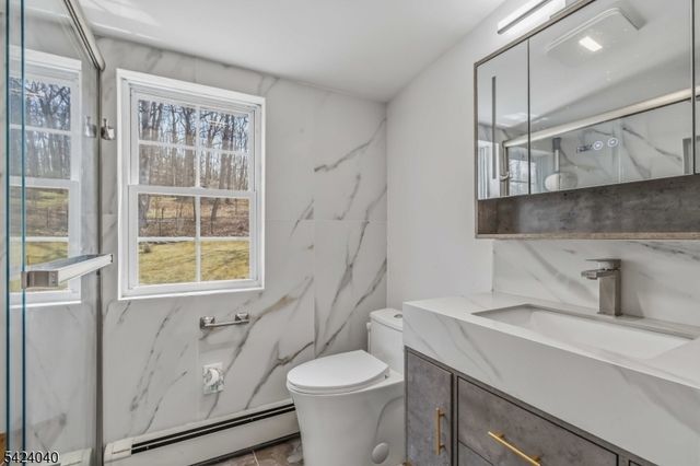 56 Minnisink Rd, Jefferson Twp., NJ 07849