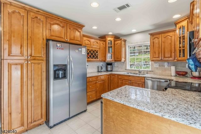 56 Minnisink Rd, Jefferson Twp., NJ 07849