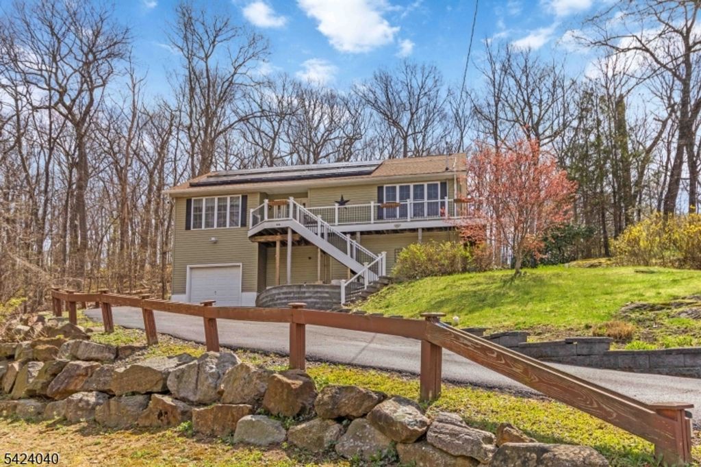 56 Minnisink Rd, Jefferson Twp., NJ 07849