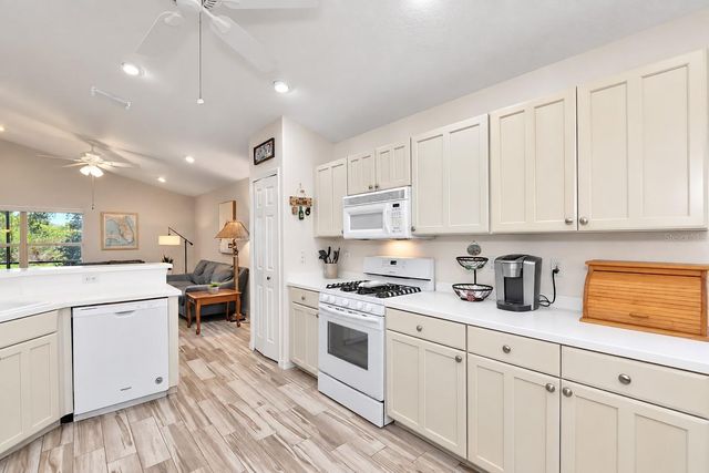 5113 FLAGSTONE DRIVE, Sarasota, FL 34238