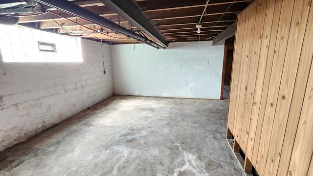 301 W 43rd Avenue, Gary, IN 46408