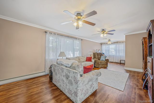 426 N 4th Street, Lindenhurst, NY 11757