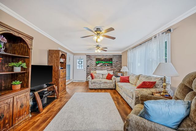 426 N 4th Street, Lindenhurst, NY 11757