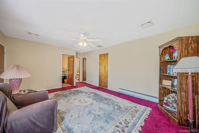 426 N 4th Street, Lindenhurst, NY 11757