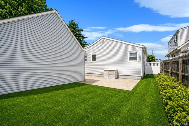 426 N 4th Street, Lindenhurst, NY 11757
