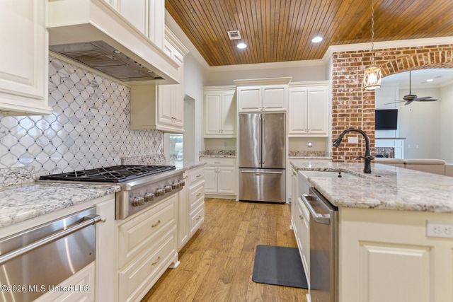 408 Fly-away Court, Biloxi, MS 39531