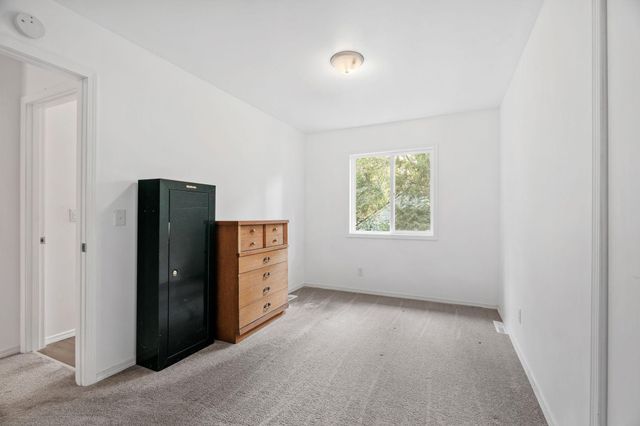 832 Lovell Avenue W, Roseville, MN 55113