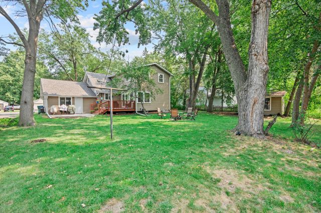 832 Lovell Avenue W, Roseville, MN 55113