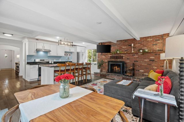 832 Lovell Avenue W, Roseville, MN 55113