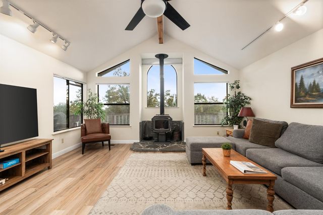 53050 Ridge Top Drive, North Fork, CA 93643