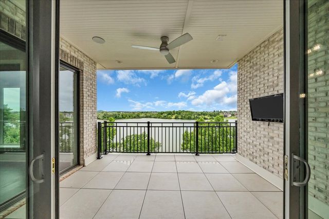 1024 Club View Dr Unit E301, Gallatin, TN 37066