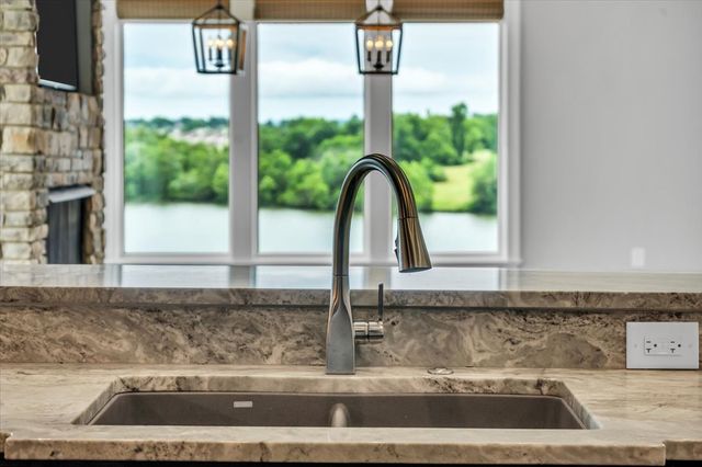1024 Club View Dr Unit E301, Gallatin, TN 37066