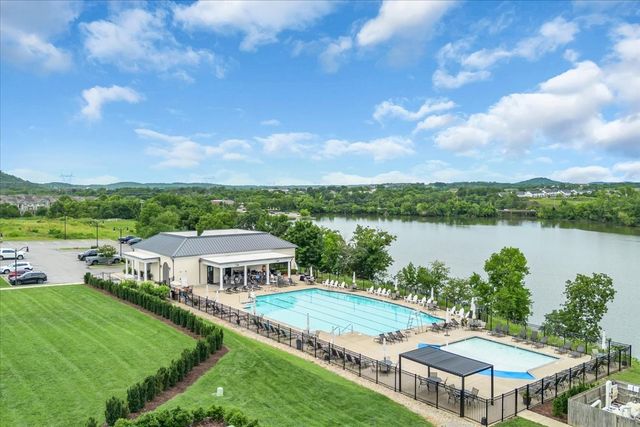 1024 Club View Dr Unit E301, Gallatin, TN 37066