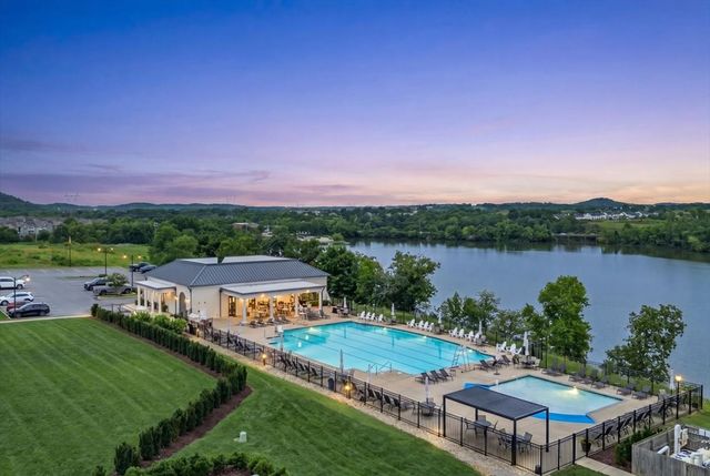 1024 Club View Dr Unit E301, Gallatin, TN 37066