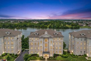 1024 Club View Dr Unit E301, Gallatin, TN 37066