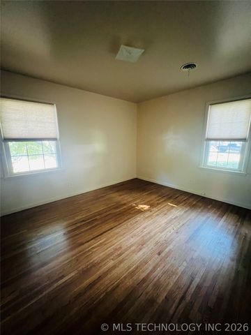 4136 S 39th West Avenue, Tulsa, OK 74107