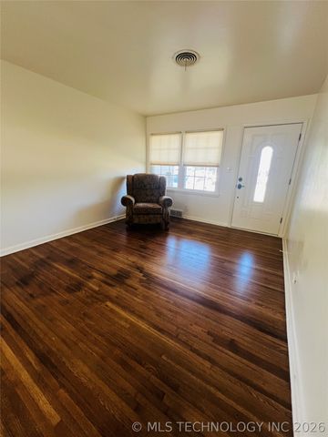 4136 S 39th West Avenue, Tulsa, OK 74107