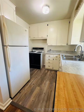 4136 S 39th West Avenue, Tulsa, OK 74107