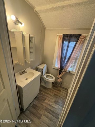 2433 Paradise Avenue, Toledo, OH 43613