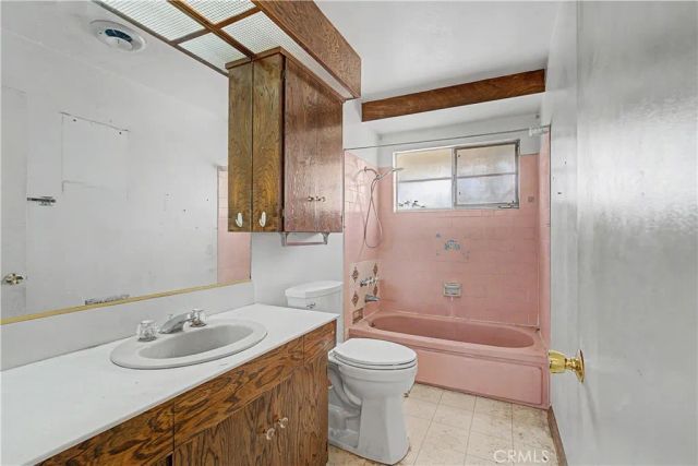22337 Strathern Street, Canoga Park, CA 91304