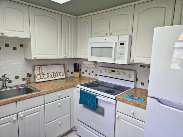 2929 SE Ocean Boulevard 116-5, Stuart, FL 34996