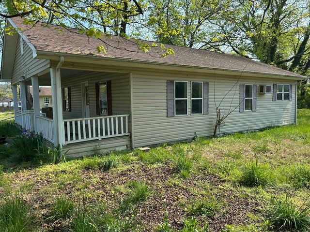 459 Pikeville Avenue, Graysville, TN 37338